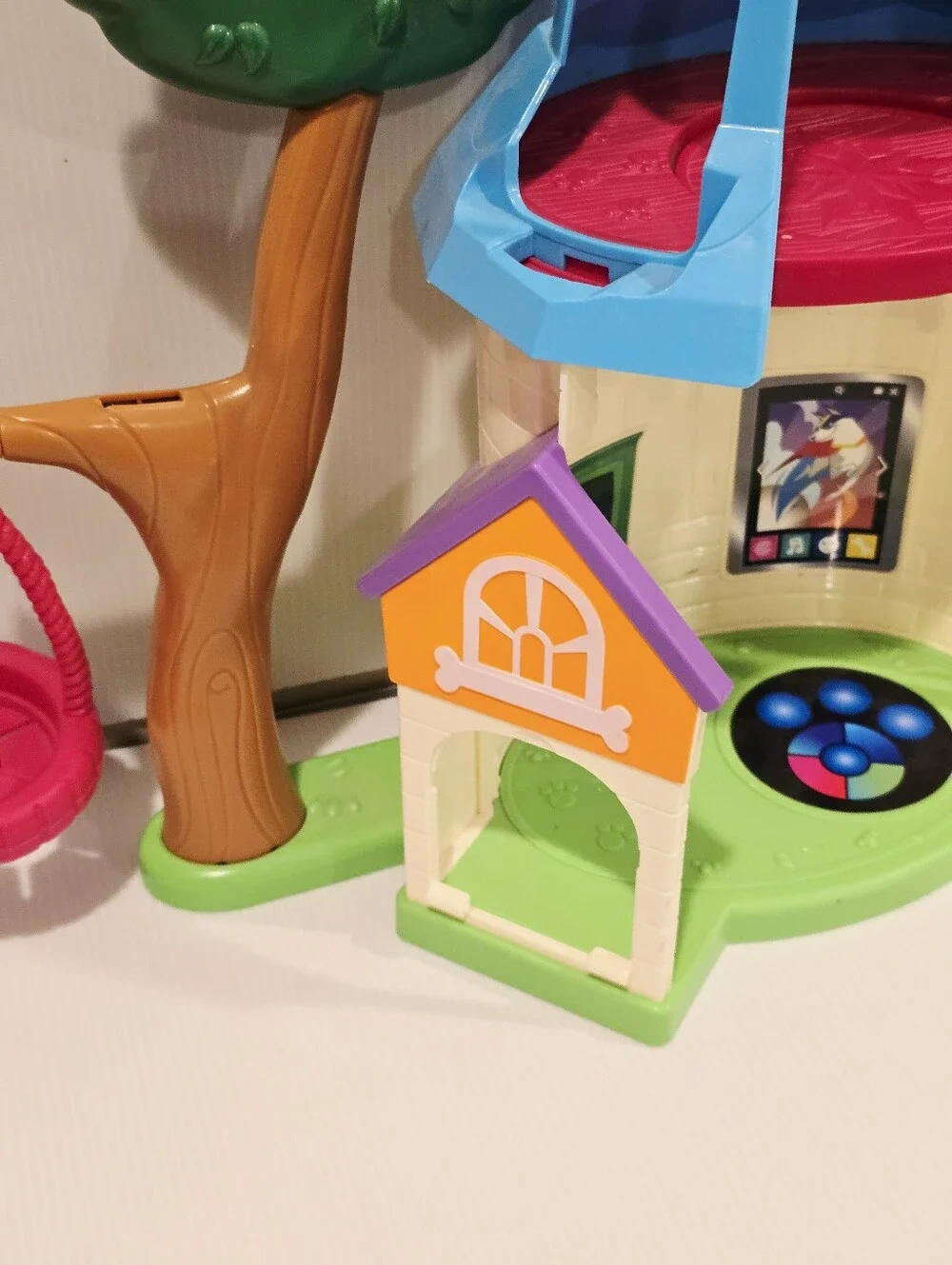Disney Junior Puppy Dog Pals Doghouse Playset
